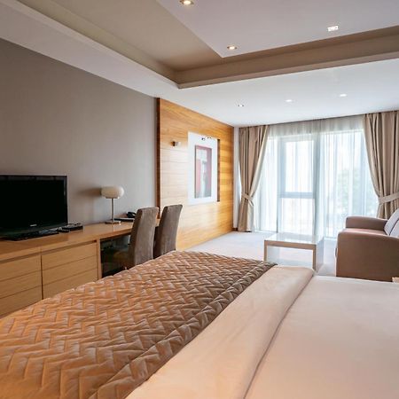 Garni Hotel Centar ノヴィ・サド エクステリア 写真