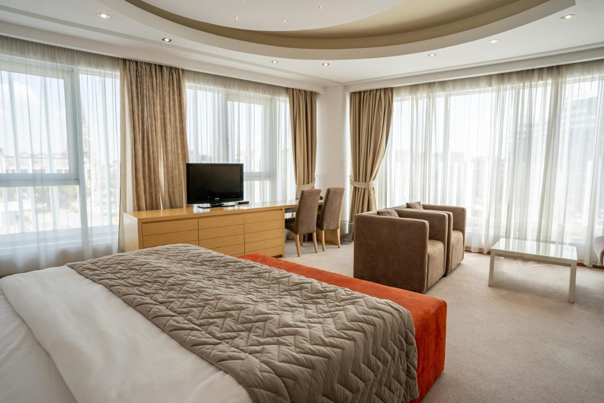 Garni Hotel Centar ノヴィ・サド エクステリア 写真