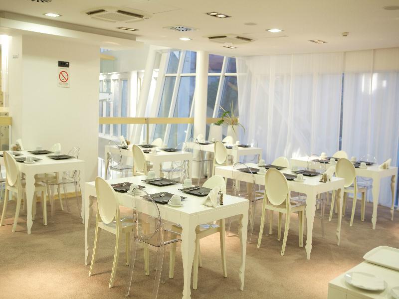 Garni Hotel Centar ノヴィ・サド エクステリア 写真