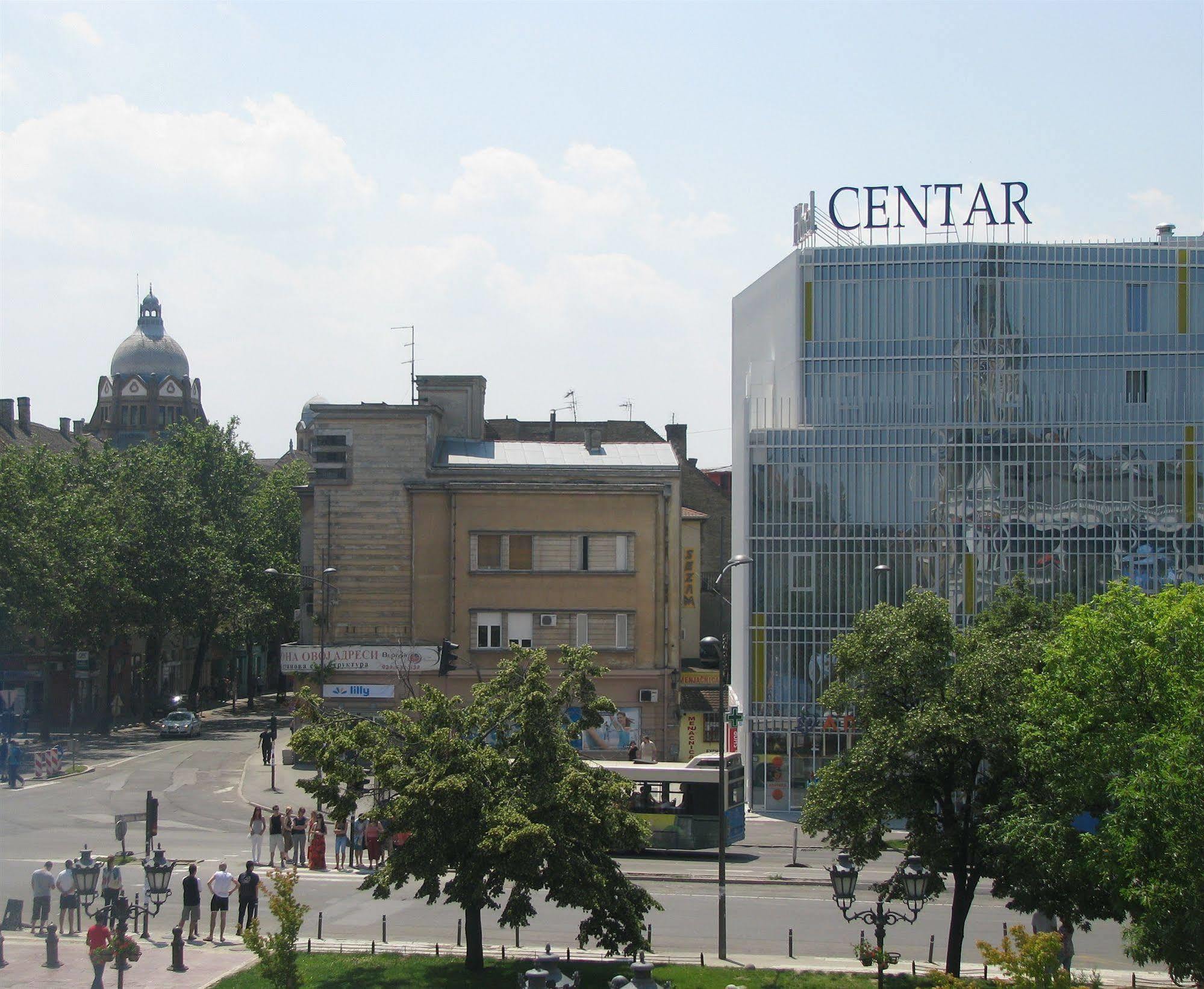 Garni Hotel Centar ノヴィ・サド エクステリア 写真